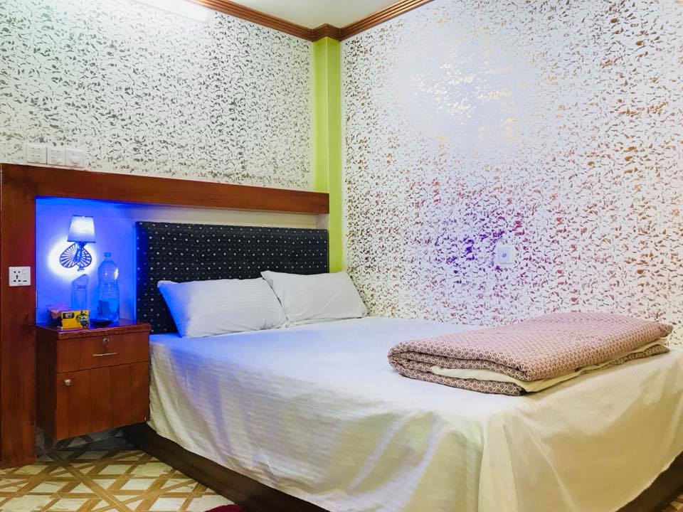 Premium Twin Bed Room ( Deluxe )